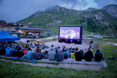 Filmvorführung unter freiem Himmel in Tignes